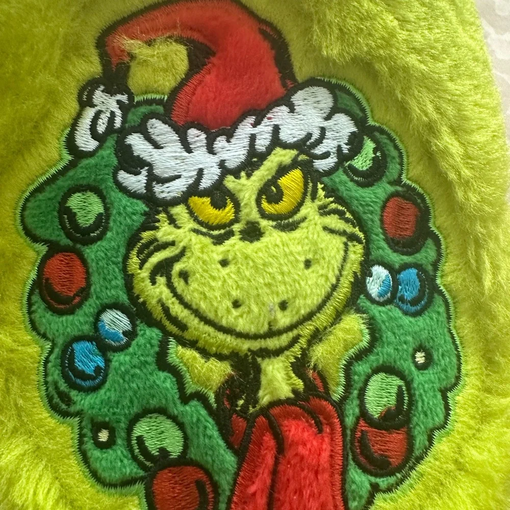 🆕The Grinch Kids Slippers
